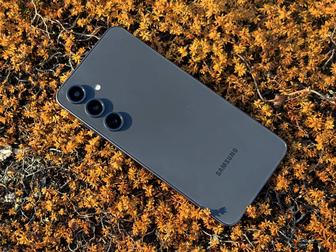 Продам Самсунг Галакси s24 fe