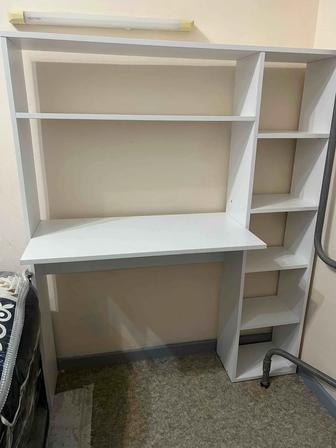 Письменный стол