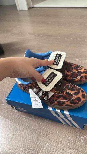 Продам кроссовки