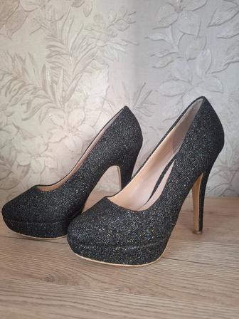 Туфли на каблуках! Продам туфли! Почти даром!