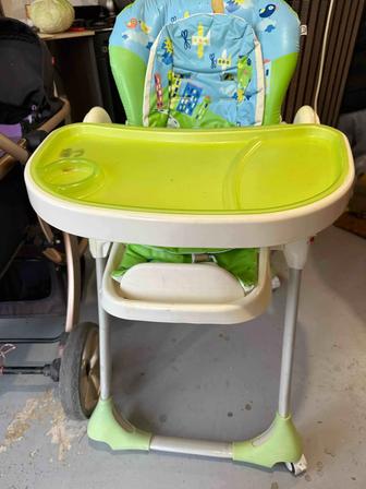 Отдам даром столик для кормления