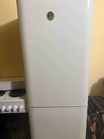 Срочно продам холодильник и плиту