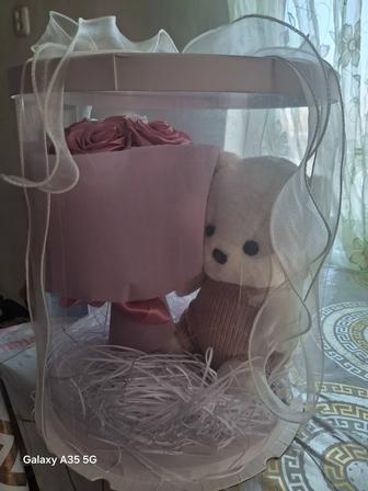 Подарочная коробка