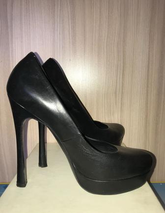 Продам туфли Yves Saint Laurent (YSL) 38 р-р ОРИГИНАЛ