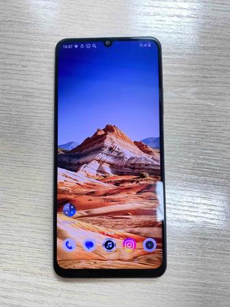 Продам смартфон Realme C51