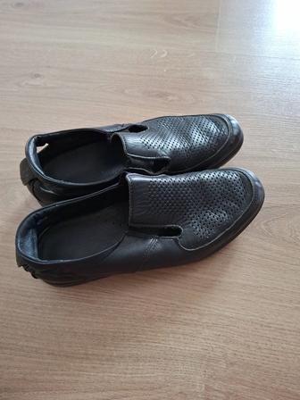 Продам туфли для мальчика