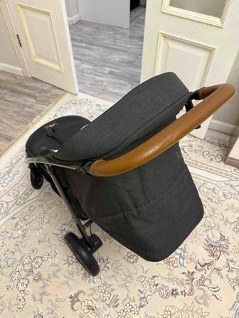 Коляска прогулочная Joie