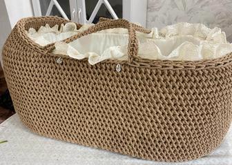 Переносная вязаная люлька