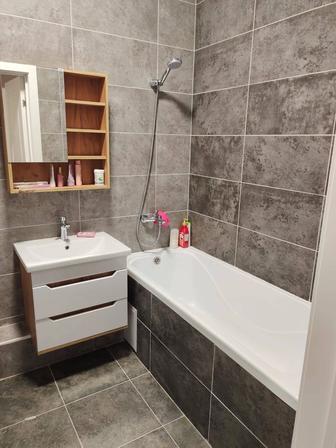 Сантехник 24/7. Замена установка раковины ванны унитаза душевой кабины.