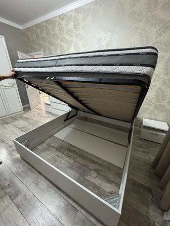 Продам кровать двухспальную