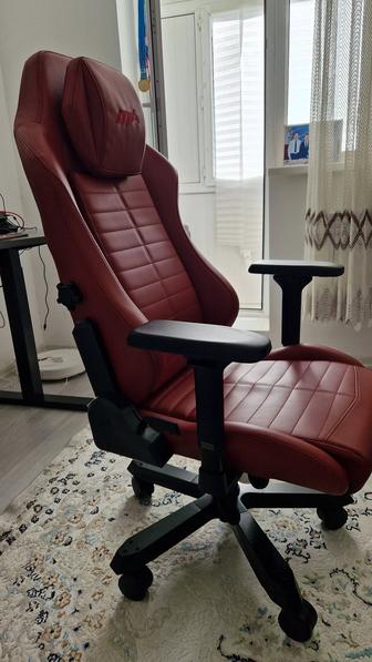 Продаю DxRacer Master