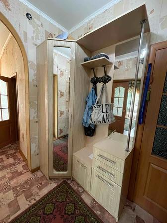 Продаю стенку в прихожую