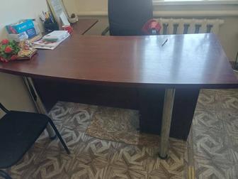 Стол письменный для офиса
