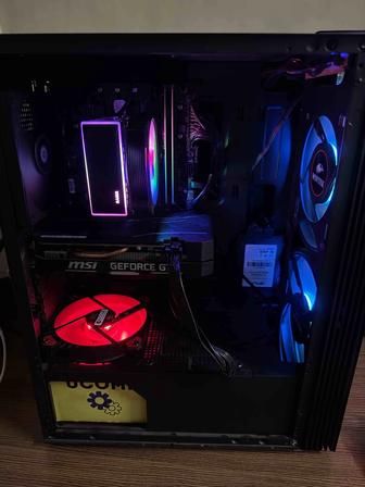 Продаю ПК с монитором клавиатурой и мышкой небольшой торг