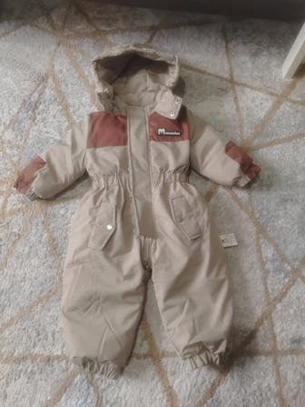 Продам зимний комбинезон (можно как мальчику так и девочке)