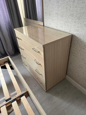 Комод с зеркалом