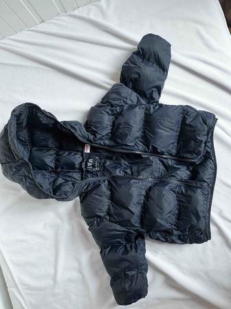 Продам куртку детскую zara