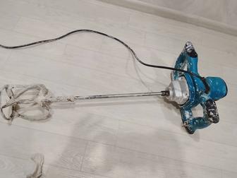 Продаю миксер строительный