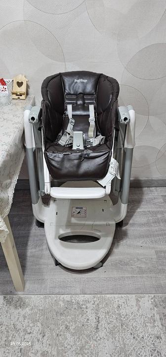 Продам стульчик для кормления Peg-Perego