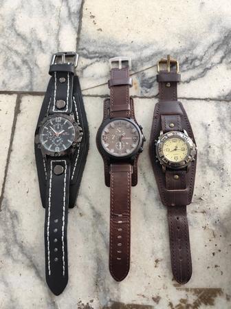 Продам новые кварцевые часы.