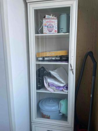 Продам шкаф белого цвета