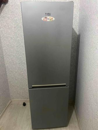 Холодильник Беко 170см