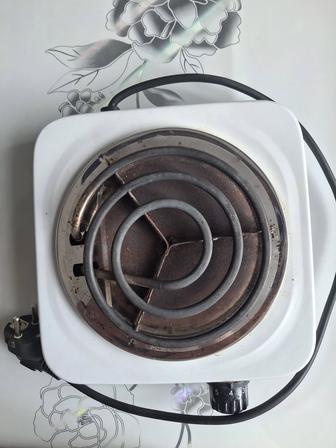 Продаю кухонную плиту