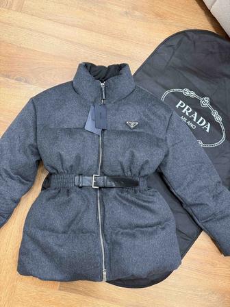 Продам куртку Prada