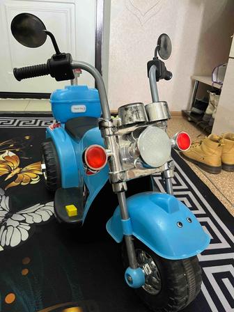 Детский электроскутер