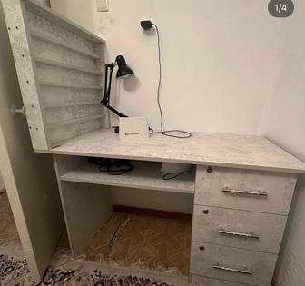Продам маникюрный столик