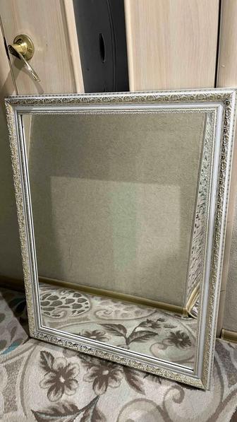 Продам зеркало настенное
