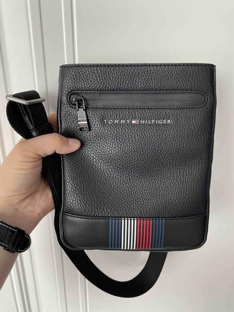 Продам оригинал кожаную барсетку Tommy Hilfiger