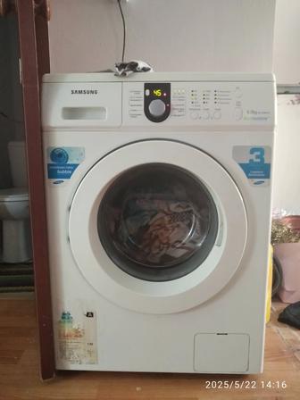 Продам стиральную машину самсунг.5кг.цена 30000..в хорошем состоянии.