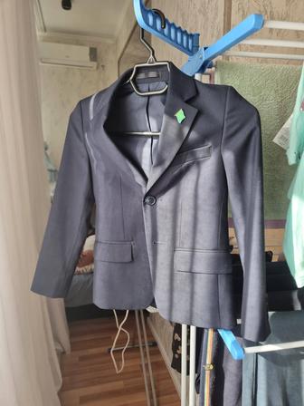 Продам пиджак 28р школьника