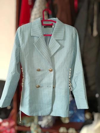 Продам костюм пиджак