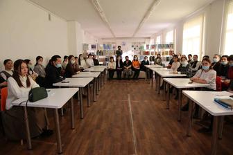 ESL teacher/ Преподаватель английского языка из США.