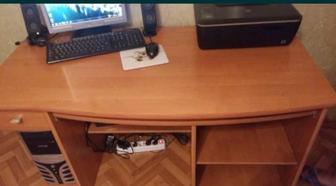 Письменный / компьютерный стол