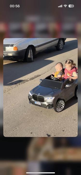 Продам машинку детскую