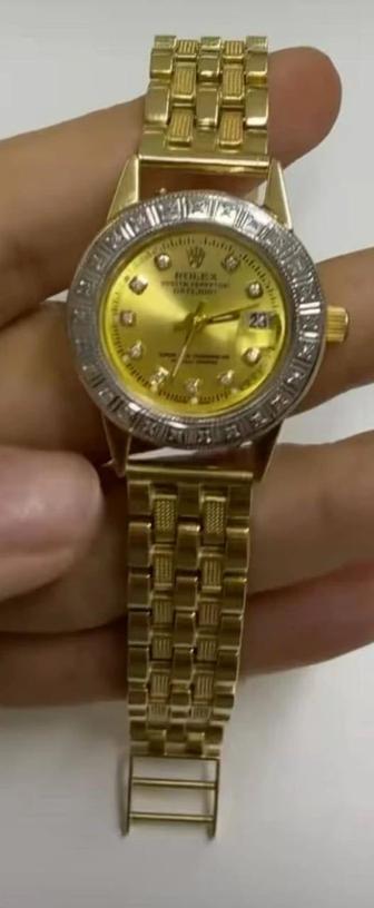 Золотые часы Rolex с бриллиантами