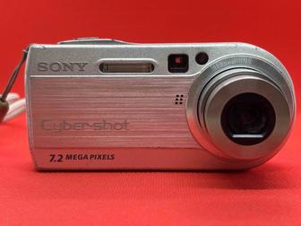 Bинтажная цифровая фотокамера мыльница Sony Cabershot Smart Zoom DSC P150
