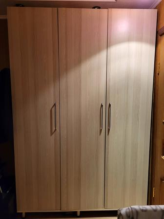 Продам шкаф