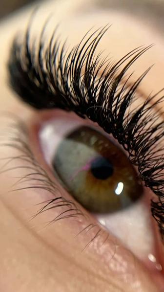 Натуральное наращивание ресниц в Алматы