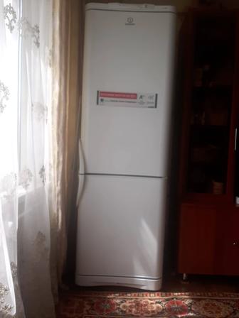 Продам холодильник INDESIT