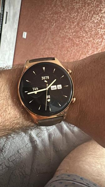 срочно продам смарт-часы Honor Watch GS 3 золотисто-коричневые