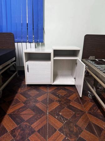 Прикроватные тумбочки