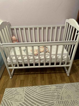 Продам детскую кроватку