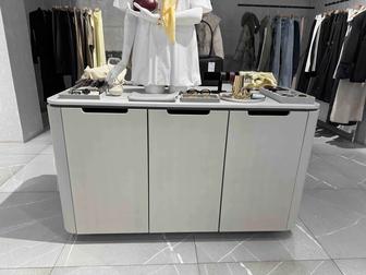 Остров для демонстрации товара