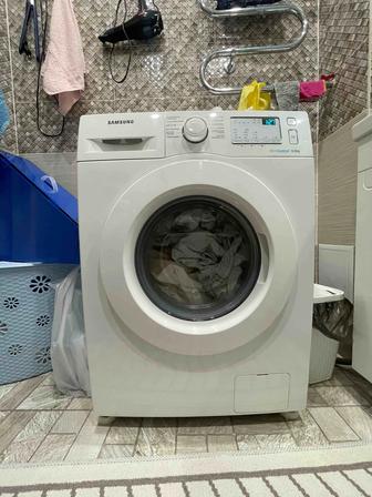 Продаю стиральную машину