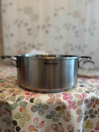 Продам кастрюля Rondell