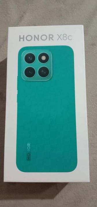 Продам телефон Honor X8c